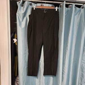 Black capri